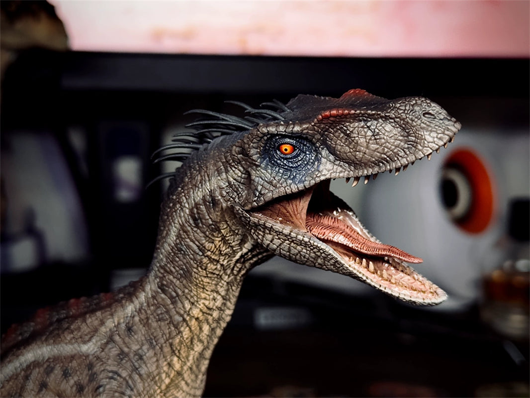 W-Dragon Velociraptor Blood Knight 1/10 Jurassic World Dinosaur Statue Model GK