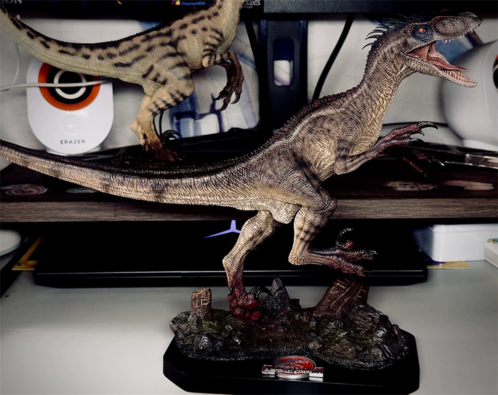 W-Dragon Velociraptor Blood Knight 1/10 Jurassic World Dinosaur Statue Model GK